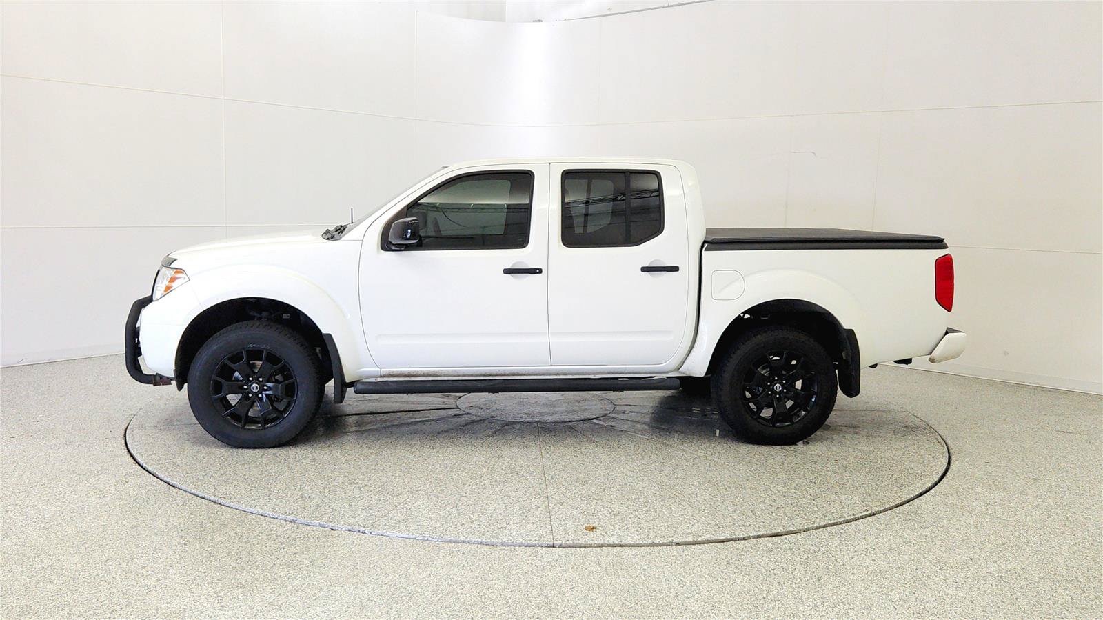 Used 2021 Nissan Frontier SV w/ Midnight Edition Floor Mats AWD/4WD image 4