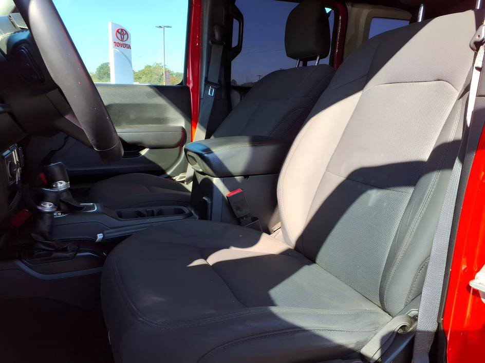 Used 2021 Jeep Wrangler Unlimited Sport AWD/4WD image 14