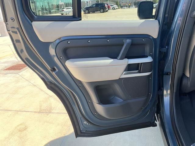 Used 2024 Land Rover Defender 110 S image 17