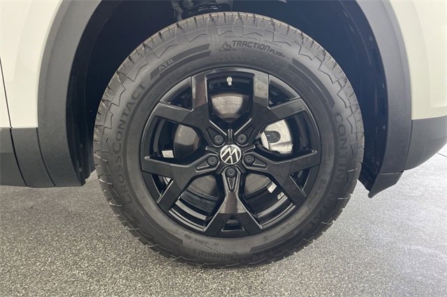 Used 2025 Volkswagen Atlas Peak Edition SE image 51