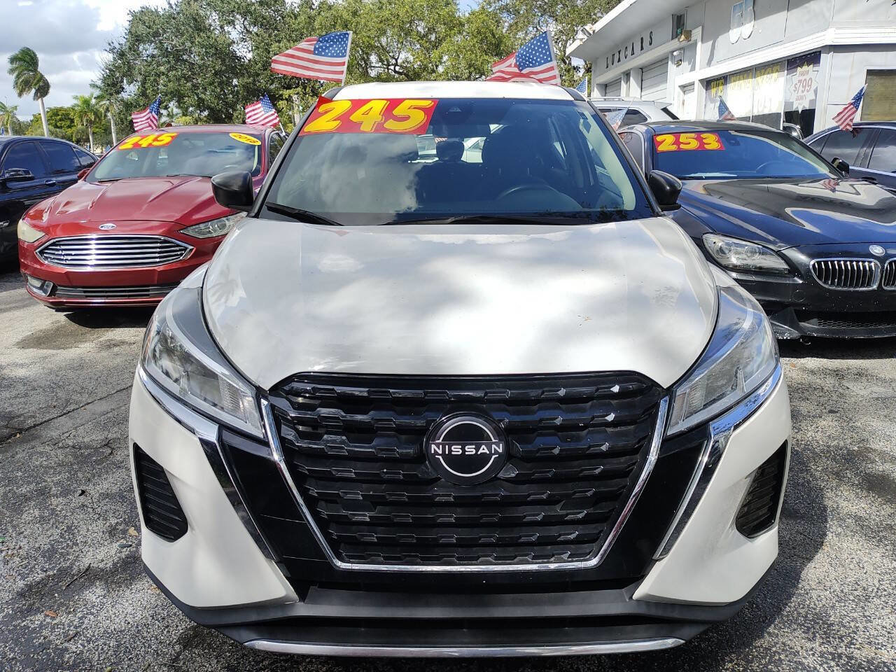Used 2022 Nissan Kicks S FWD image 17