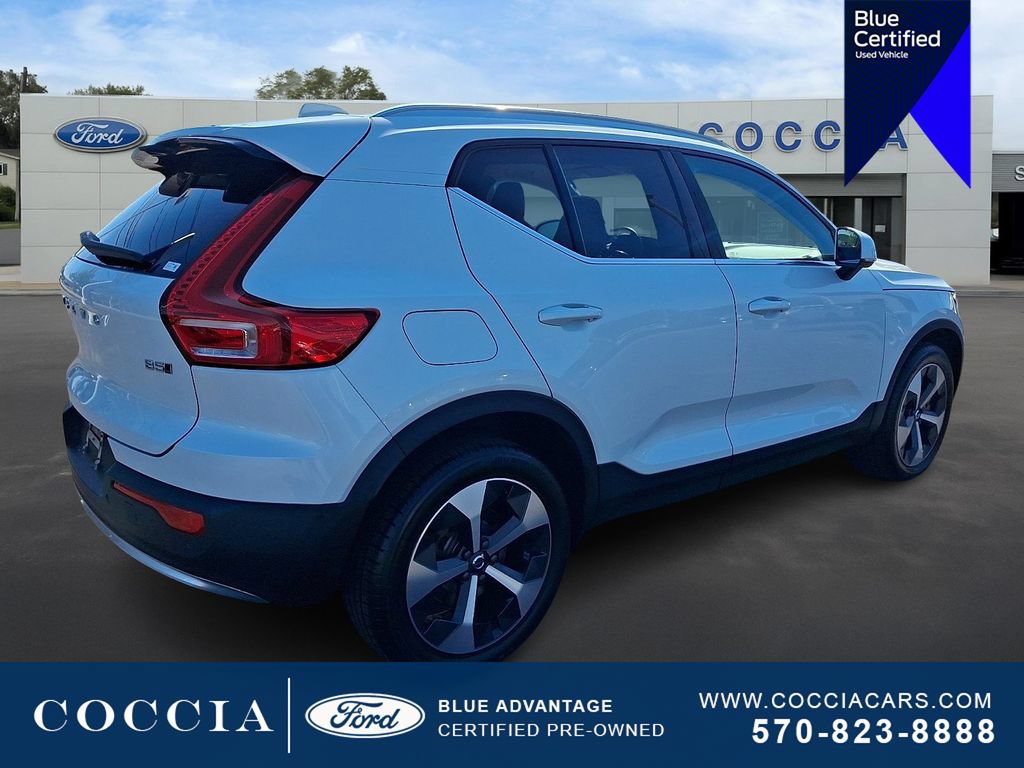 Used 2023 Volvo XC40 B5 Plus w/ Protection Package Premier AWD/4WD image 4