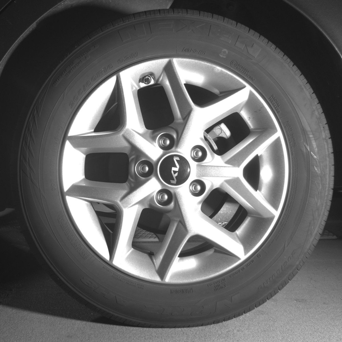 Used 2025 Kia Soul LX w/ LX Technology Package FWD image 14