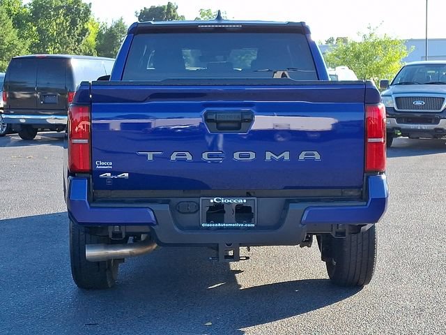 Used 2025 Toyota Tacoma SR5 AWD/4WD image 8