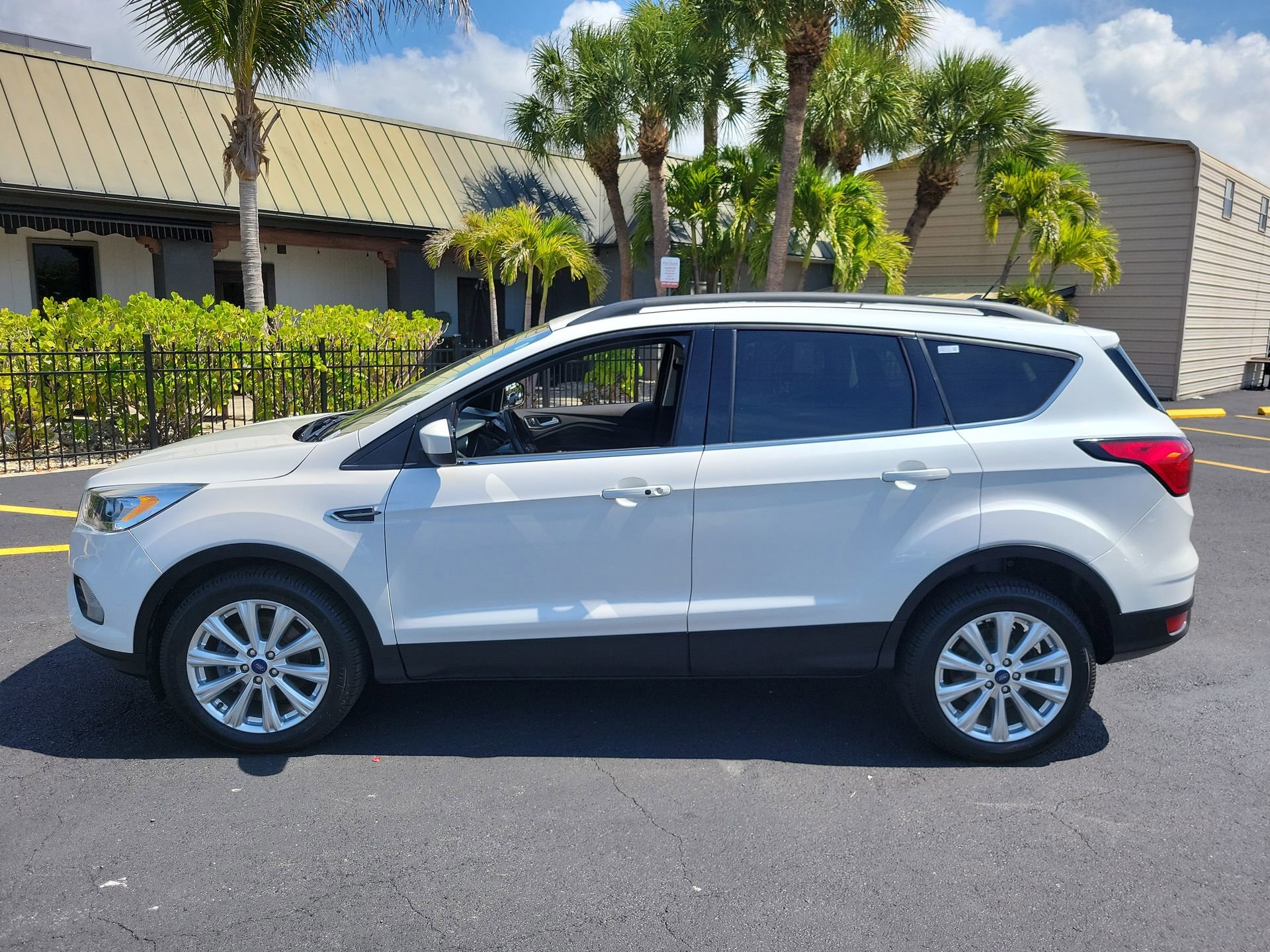 Used 2019 Ford Escape SEL AWD/4WD image 9