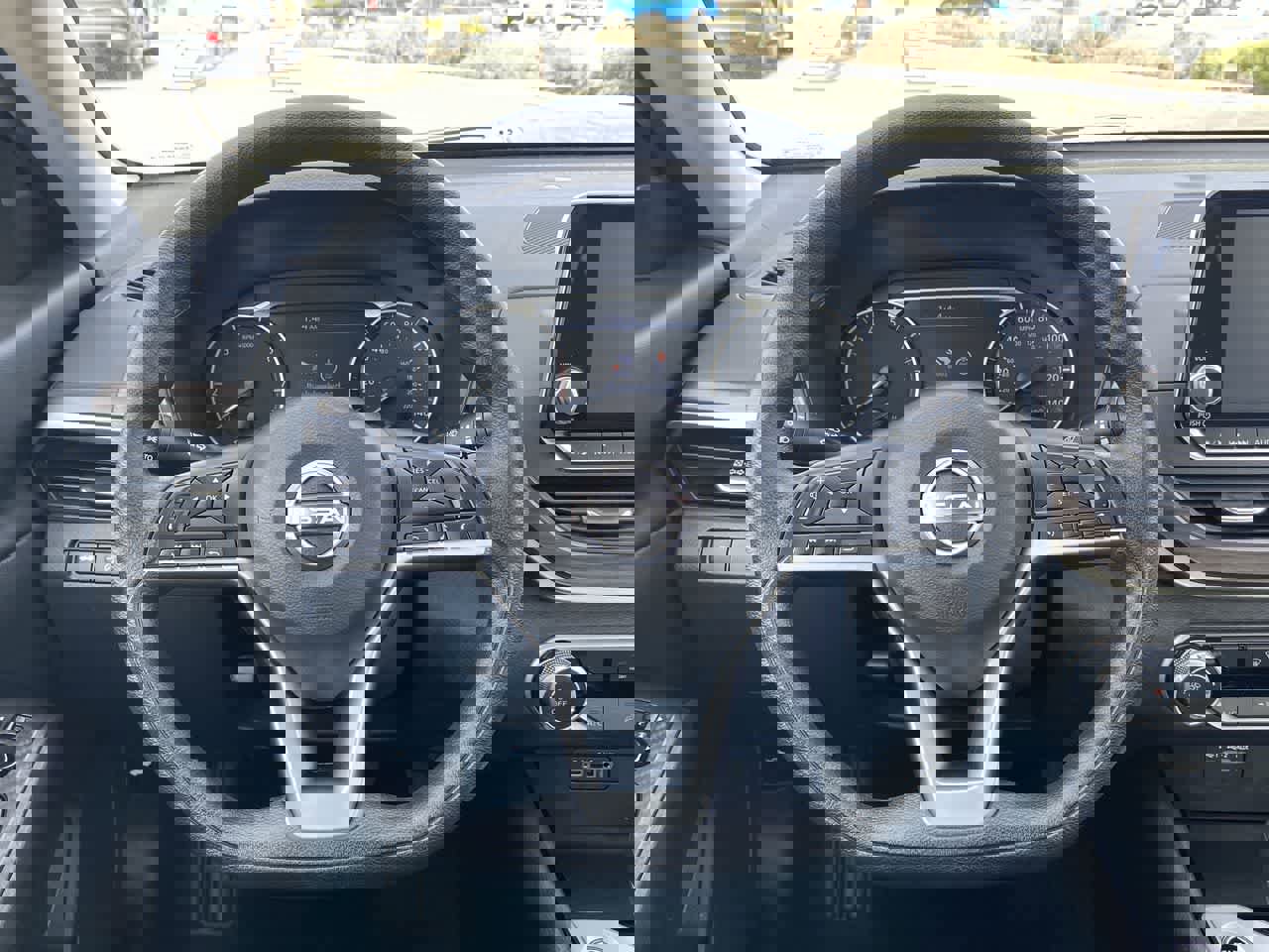 Used 2024 Nissan Altima 2.5 SV image 14