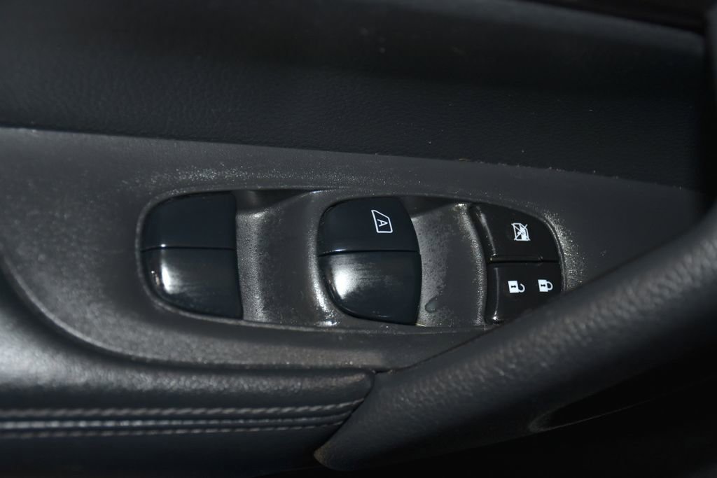 Used 2019 Nissan Rogue SV FWD image 22