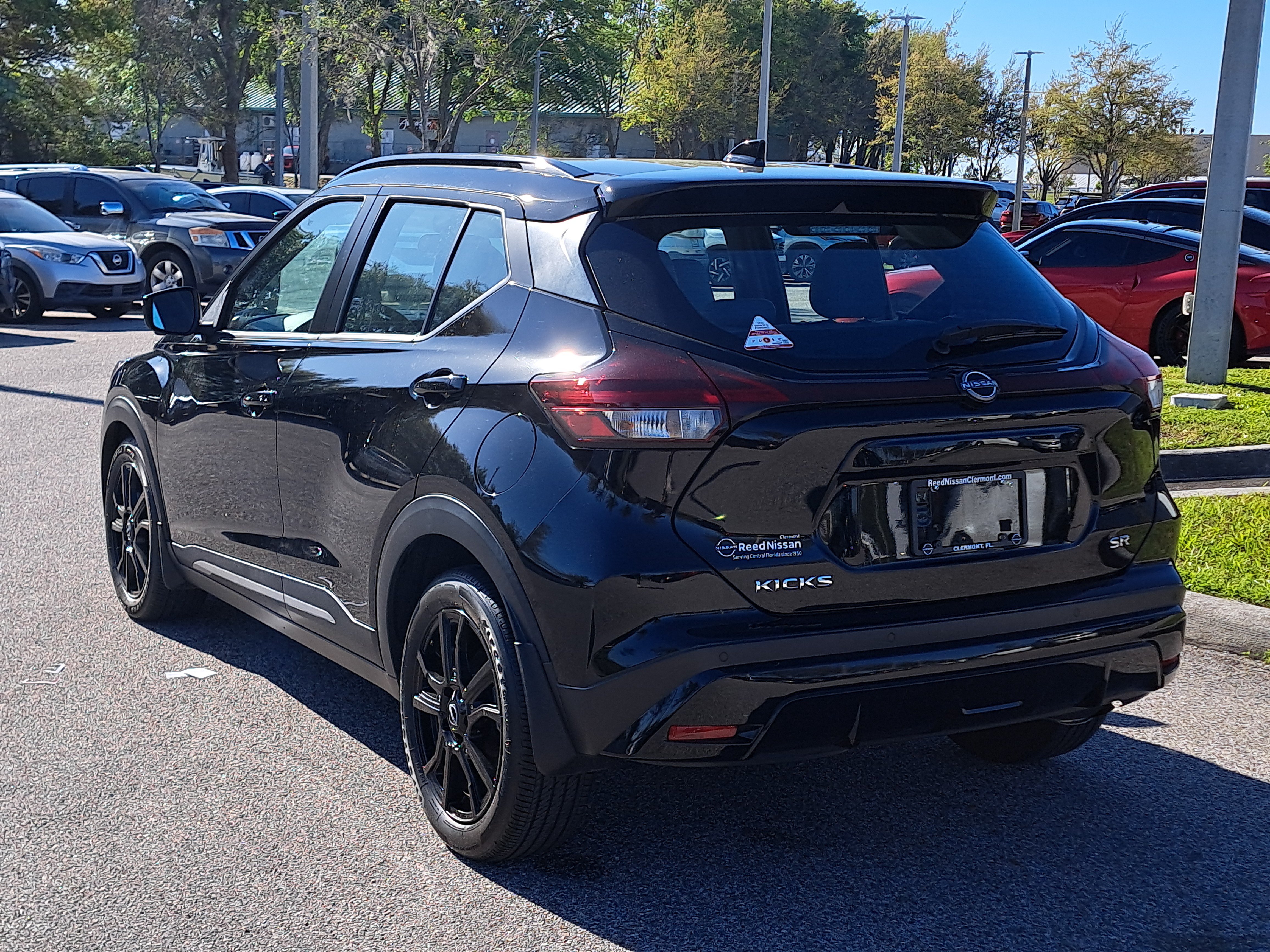 Certified 2024 Nissan Kicks SR w/ SR Premium Package FWD image 8