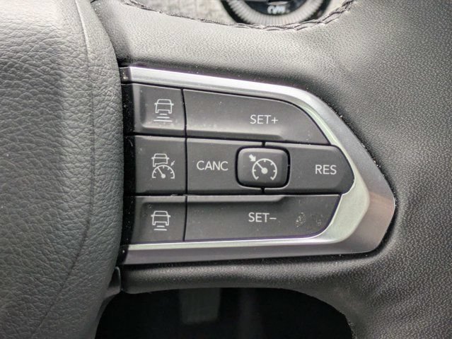 Used 2023 Jeep Compass Latitude w/ Sun and Sound Group AWD/4WD image 28