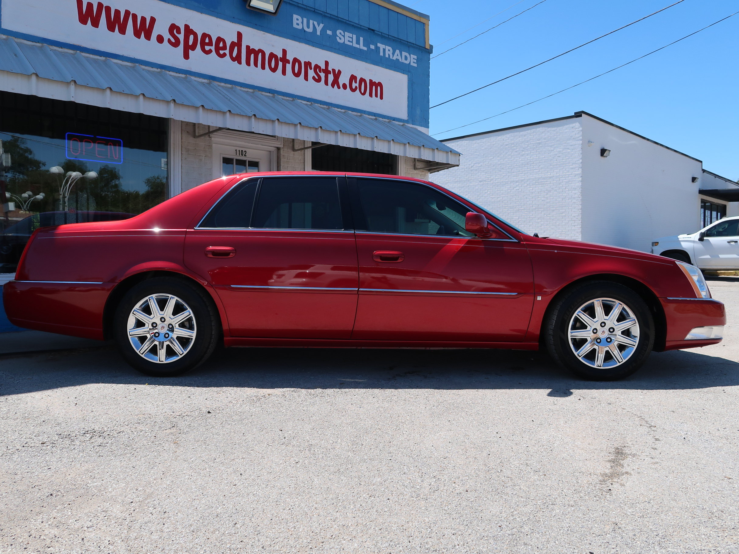 Used 2009 Cadillac DTS FWD image 4
