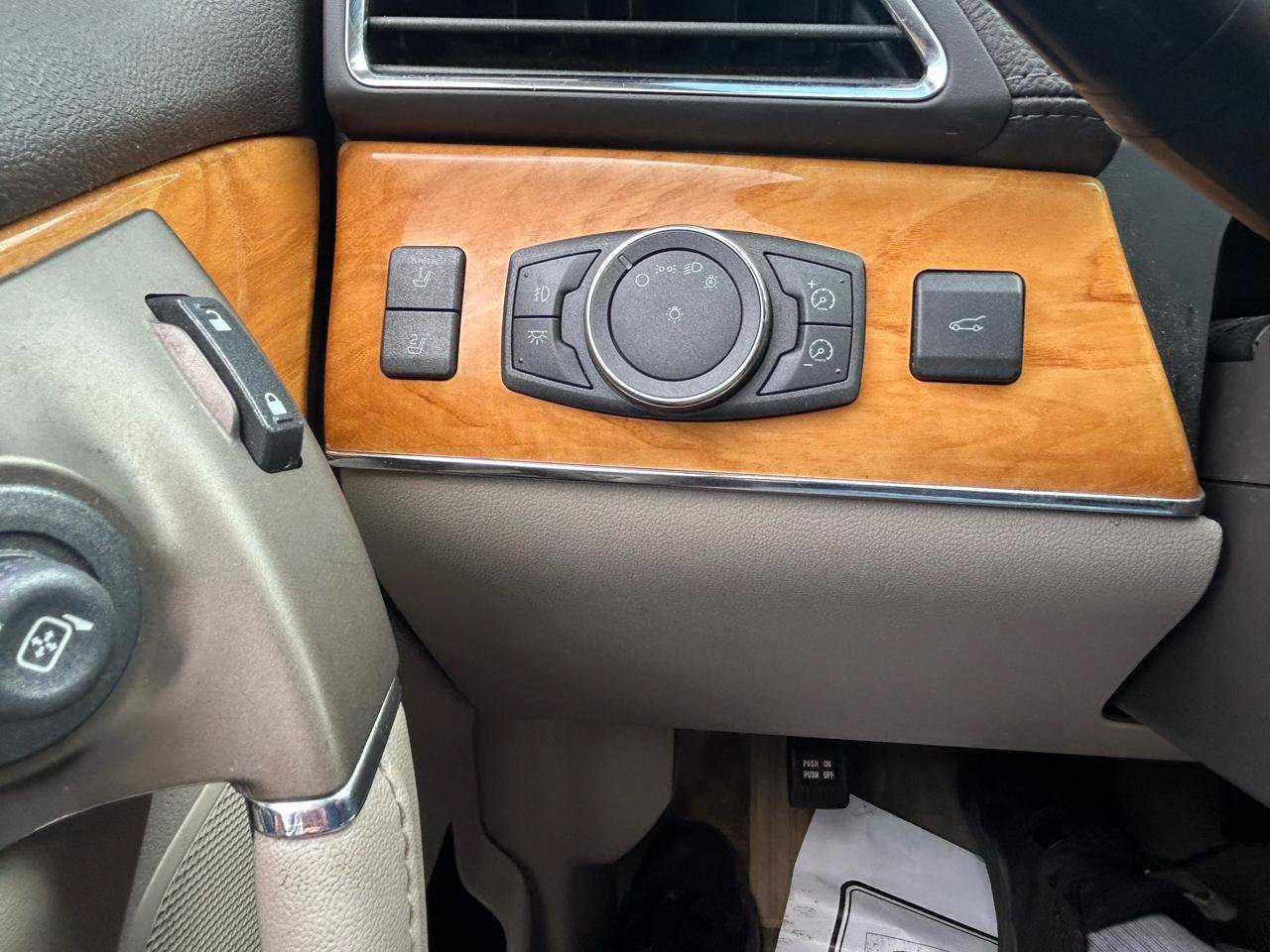Used 2012 Lincoln MKX AWD w/ Wood Pkg image 28