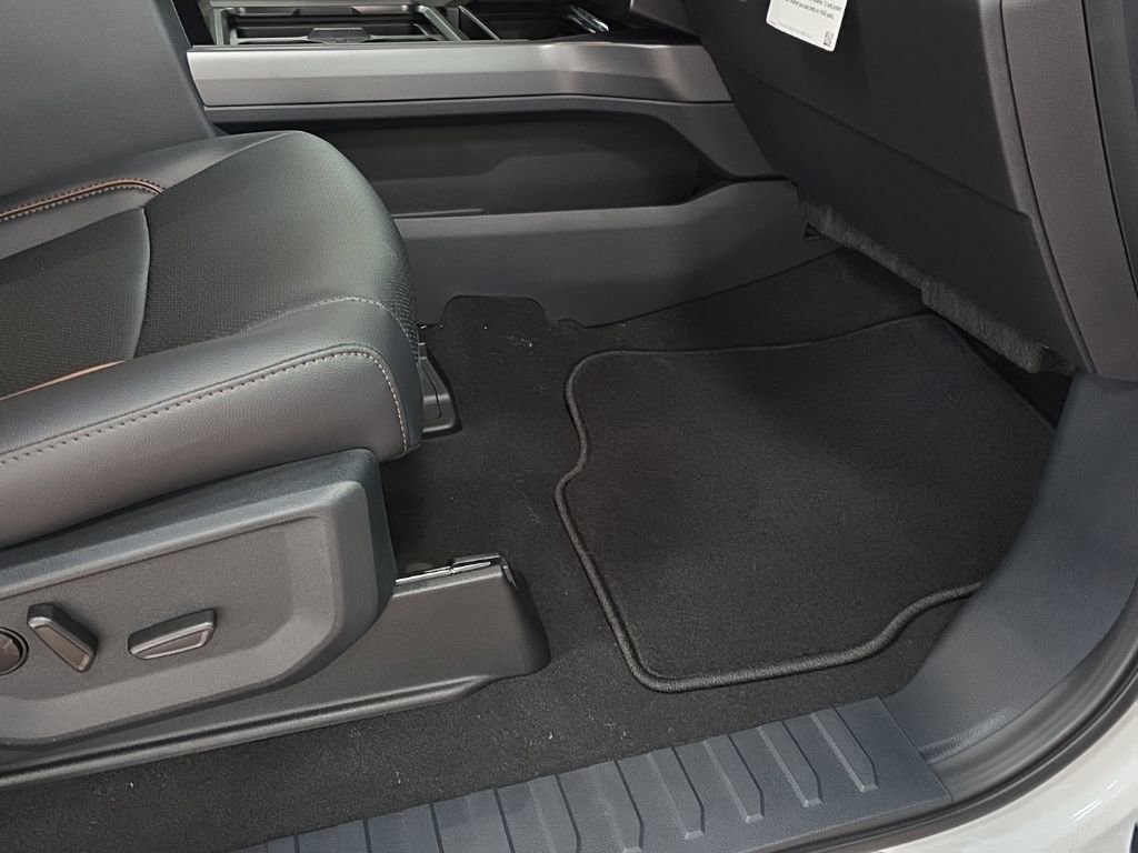 New 2026 Ford F350 Lariat image 13