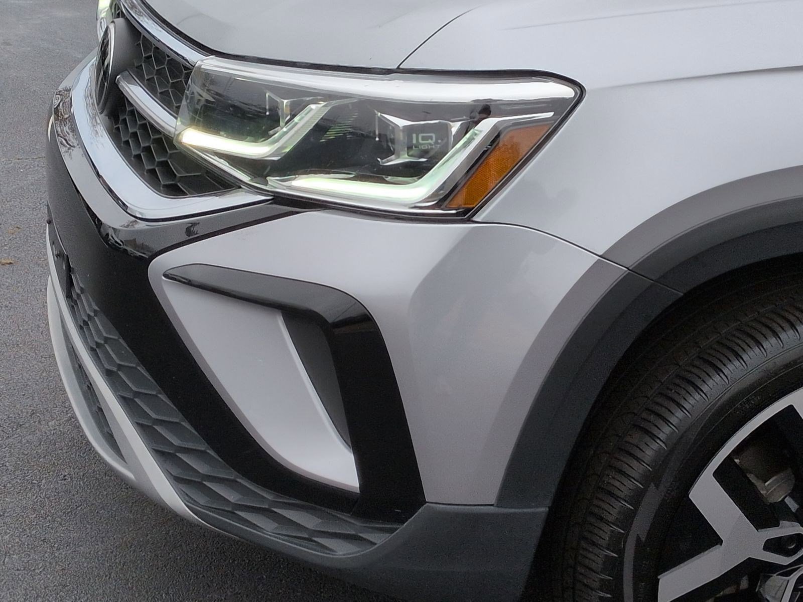 Used 2022 Volkswagen Taos SEL image 7