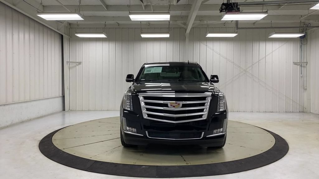 Used 2017 Cadillac Escalade Premium Luxury AWD/4WD image 3