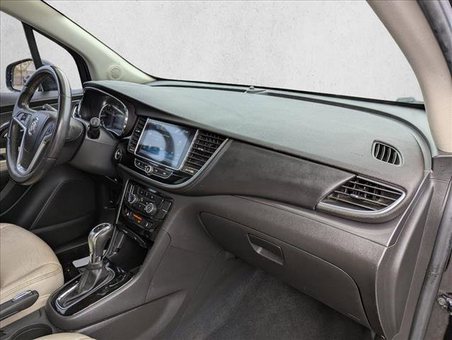 Used 2021 Buick Encore Preferred image 27