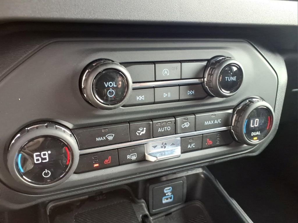 Certified 2025 Ford Bronco Big Bend image 9