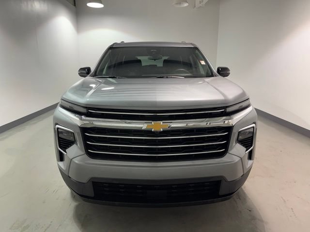 Certified 2026 Chevrolet Traverse LT FWD image 2