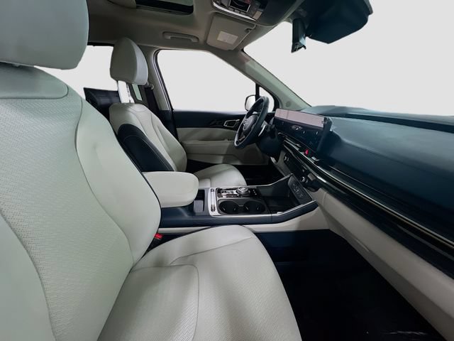 New 2026 Kia Carnival SX Prestige FWD image 32