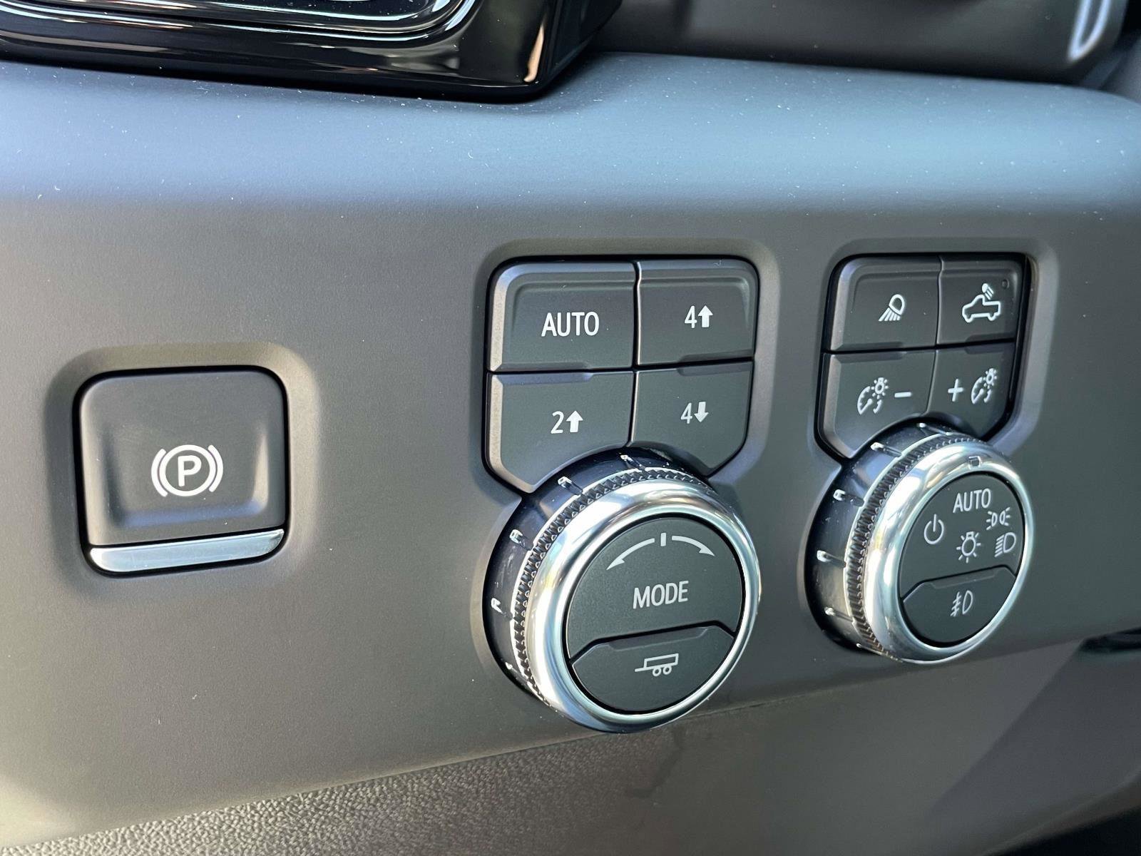 Used 2025 GMC Sierra 1500 AT4 w/ AT4 Premium Package image 19