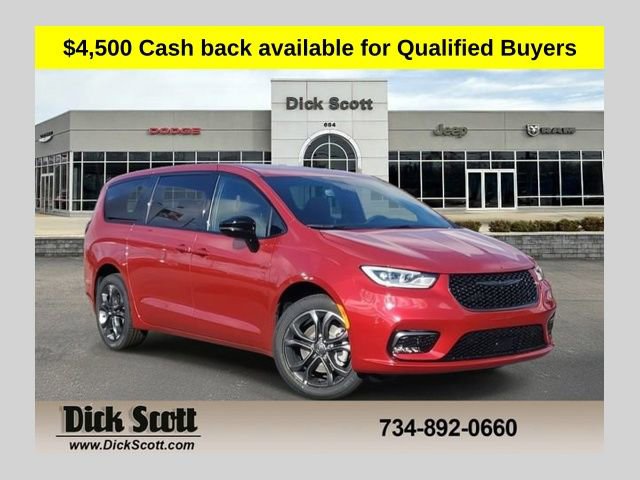 New 2026 Chrysler Pacifica Select AWD/4WD image 1