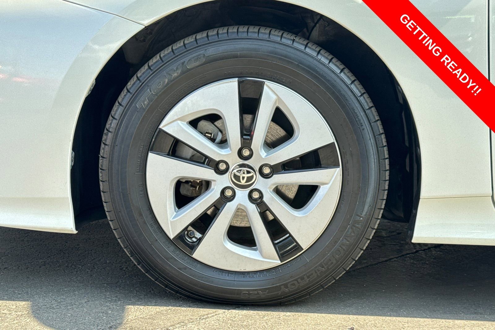 Used 2016 Toyota Prius Four image 27