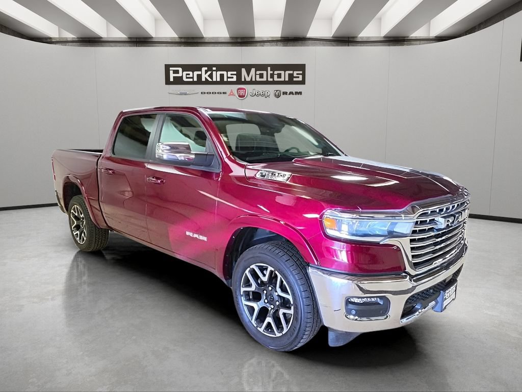 Used 2025 RAM 1500 Laramie AWD/4WD image 3