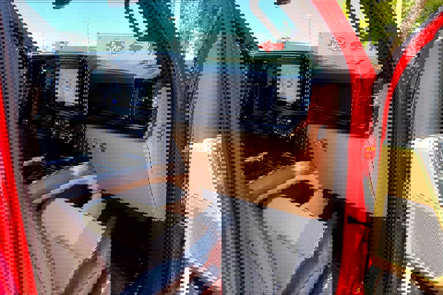 Used 2023 Ford F250 Lariat w/ Lariat Ultimate Package image 19