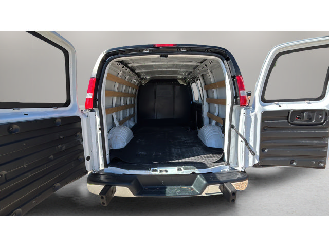 Used 2025 Chevrolet Express 2500 w/ Driver Convenience Package RWD image 32