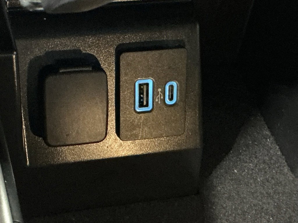 Used 2023 Ford Explorer XLT w/ Equipment Group 202A image 17