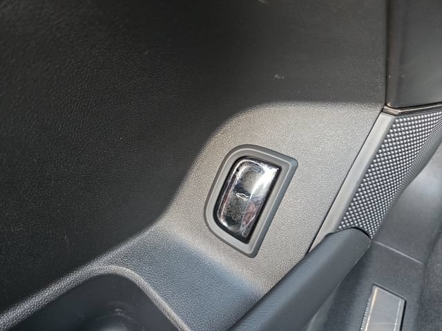 Certified 2024 Cadillac Lyriq Sport w/ LPO, Floor Liner Package AWD/4WD image 33