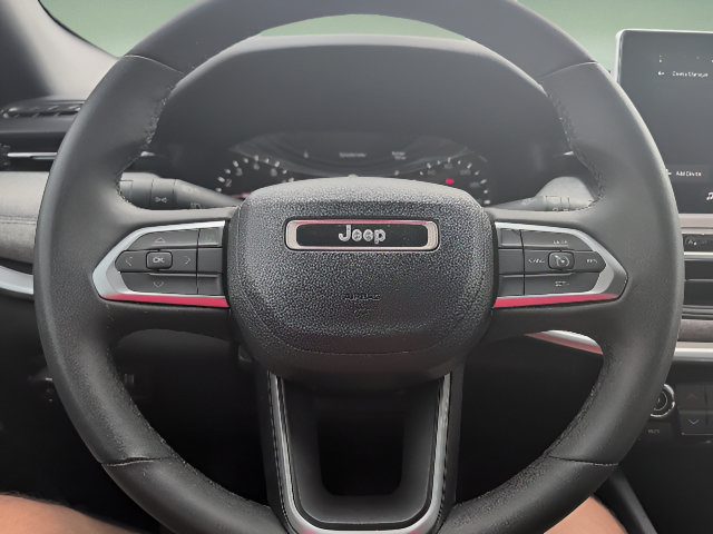 Used 2024 Jeep Compass Latitude AWD/4WD image 12