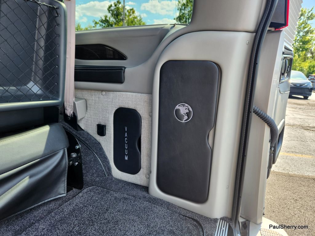 Used 2023 Chevrolet Express 2500 image 27