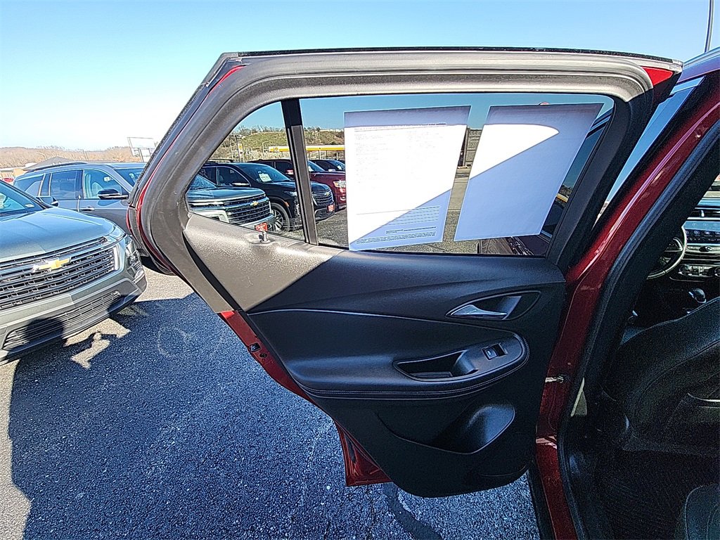 Used 2021 Buick Encore GX Essence w/ Advanced Technology Package image 27