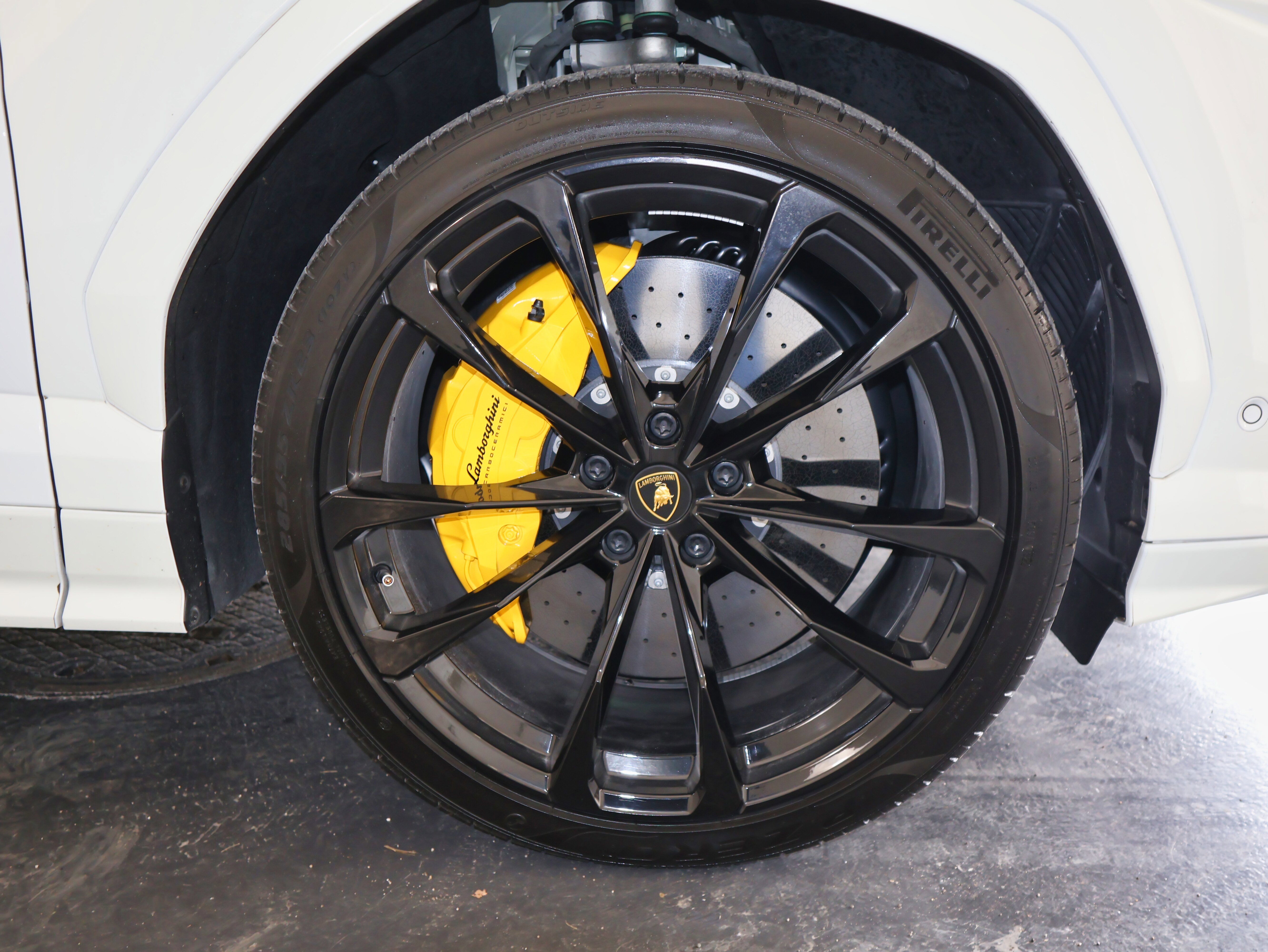 Used 2022 Lamborghini Urus image 14