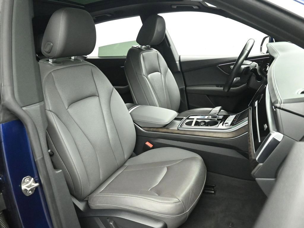 Used 2020 Audi Q8 Prestige w/ Prestige Package image 24