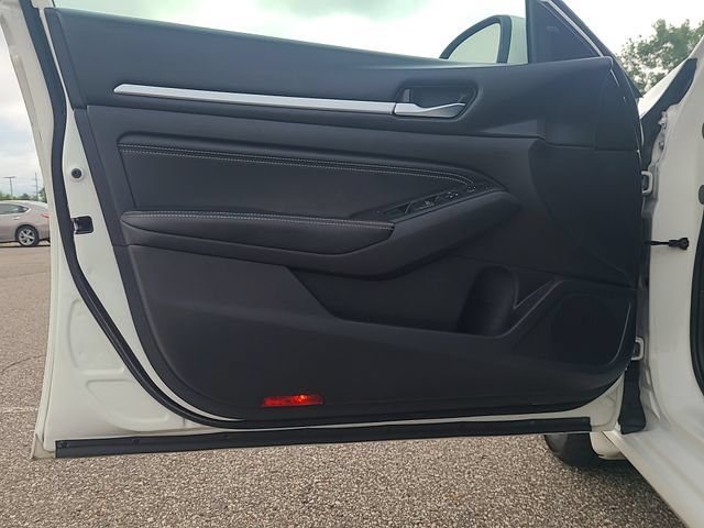 Used 2019 Nissan Altima 2.5 SL FWD image 11