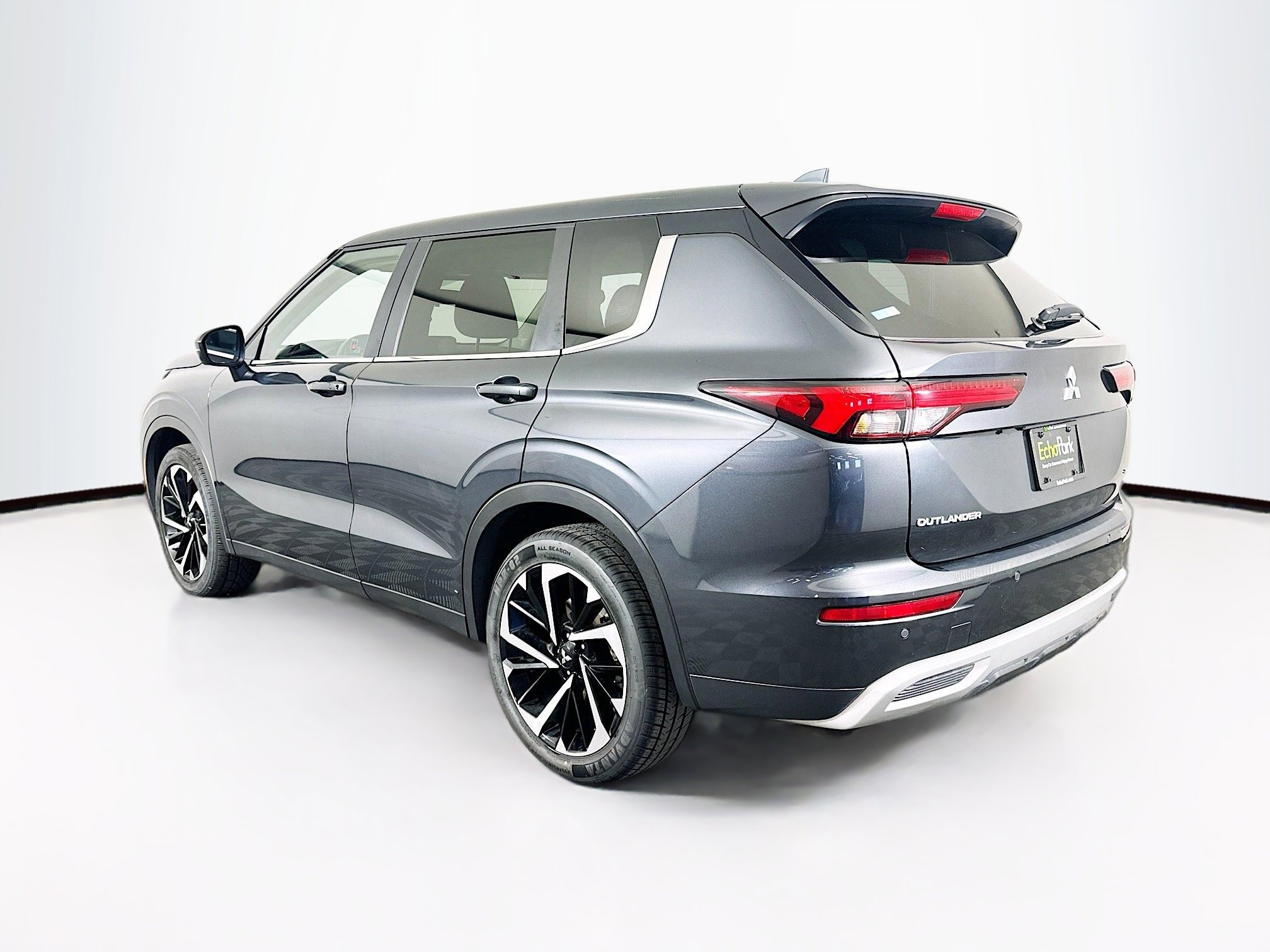 Used 2024 Mitsubishi Outlander SE image 5