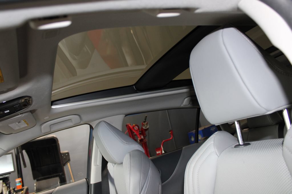 Used 2024 Toyota Venza Limited AWD/4WD image 23