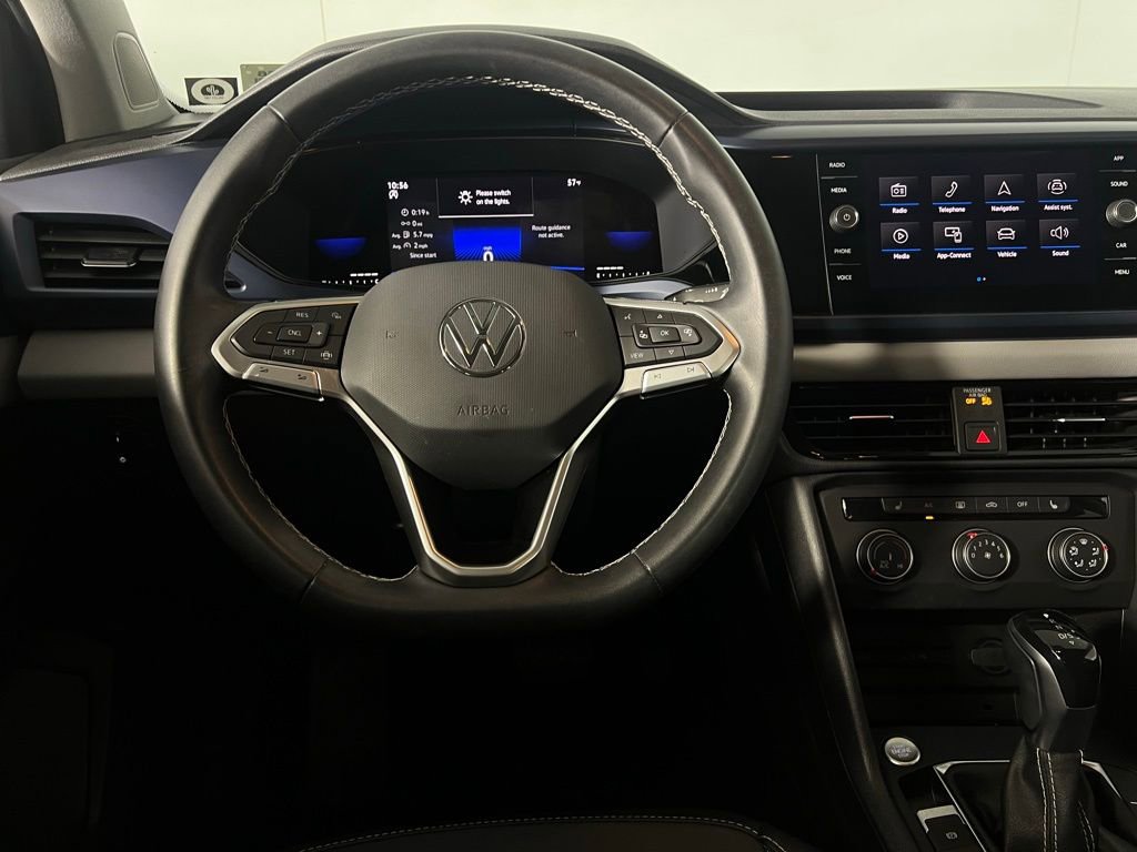 Used 2022 Volkswagen Taos SE image 13