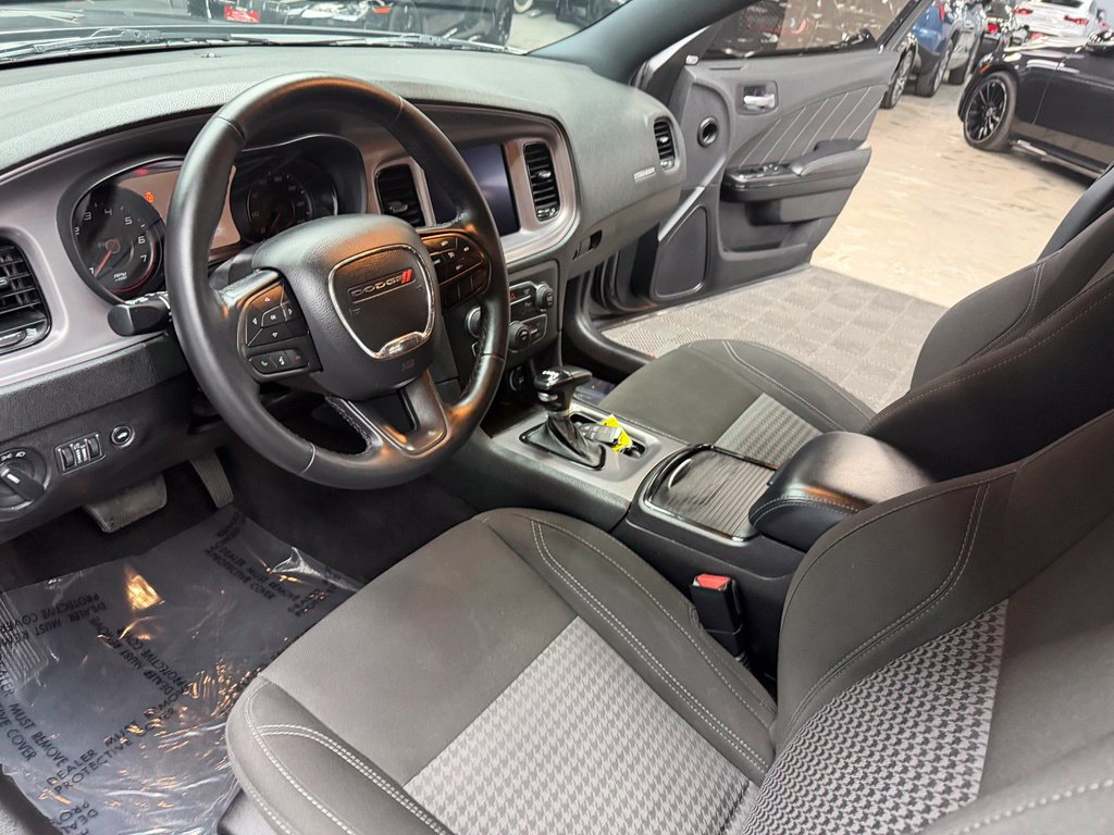 Used 2023 Dodge Charger SXT w/ Blacktop Package RWD image 31