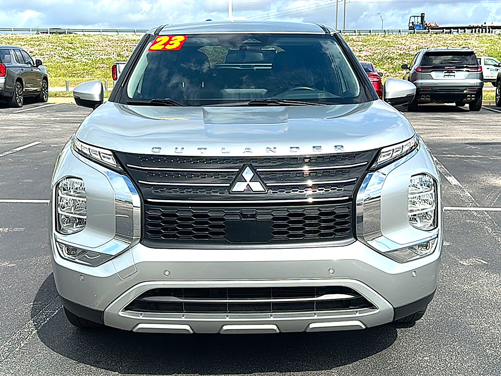 Used 2023 Mitsubishi Outlander SE FWD image 11