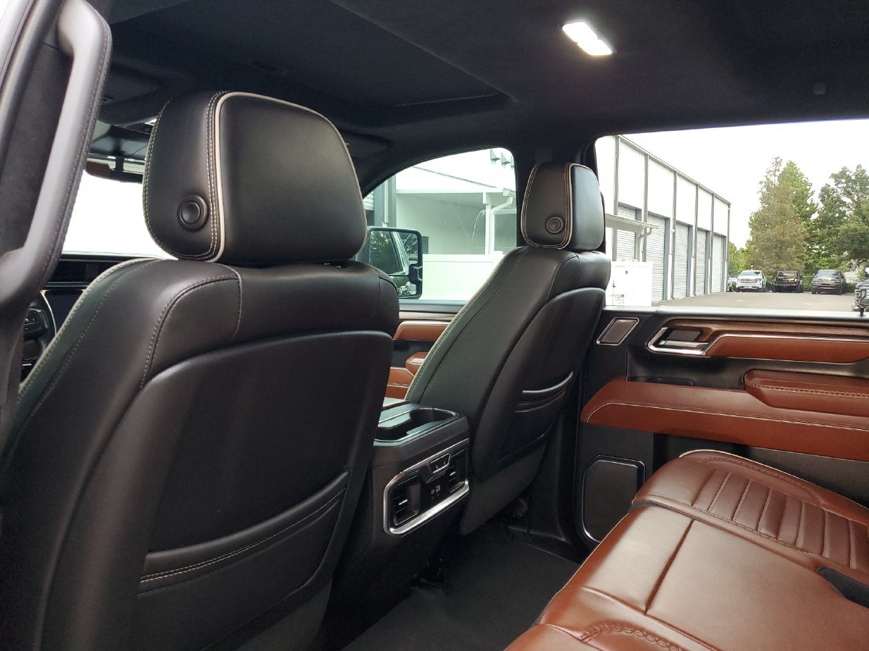 Used 2024 GMC Sierra 2500 Denali Ultimate AWD/4WD image 10