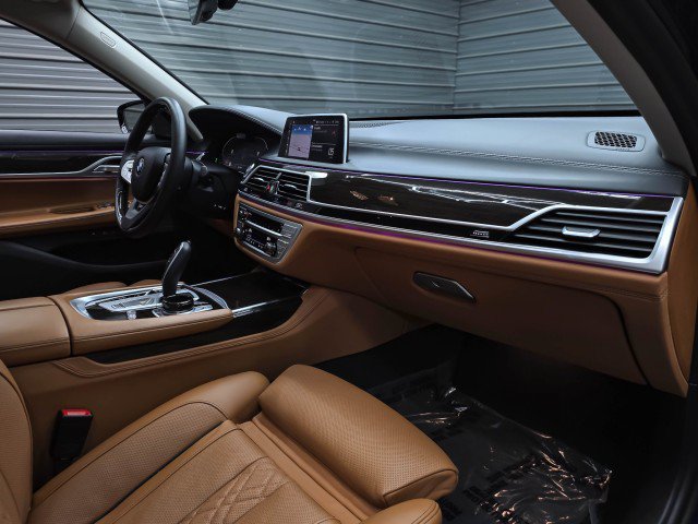 Used 2022 BMW 740i xDrive w/ Premium Package AWD/4WD image 12