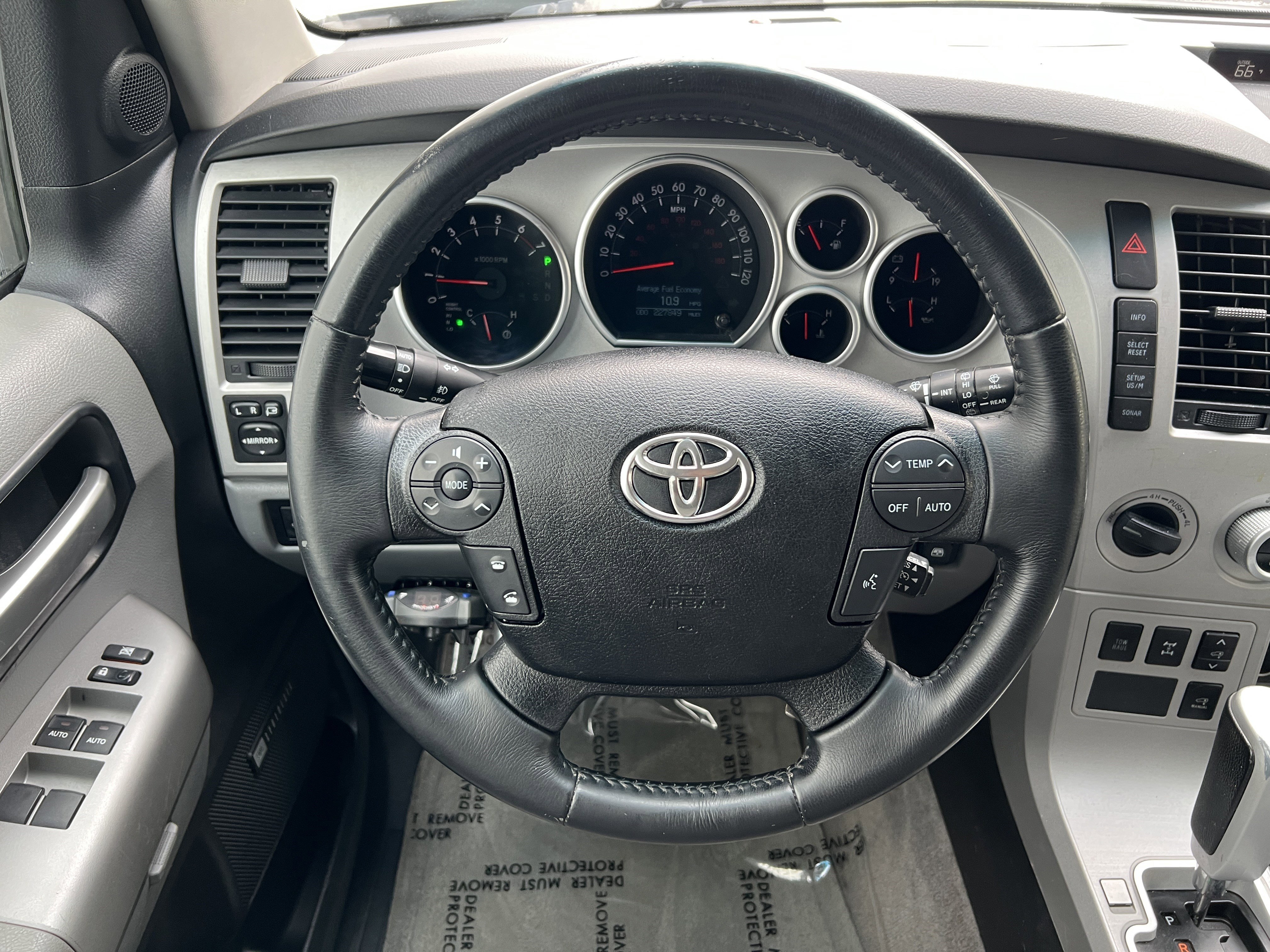 Used 2008 Toyota Sequoia Limited AWD/4WD image 26