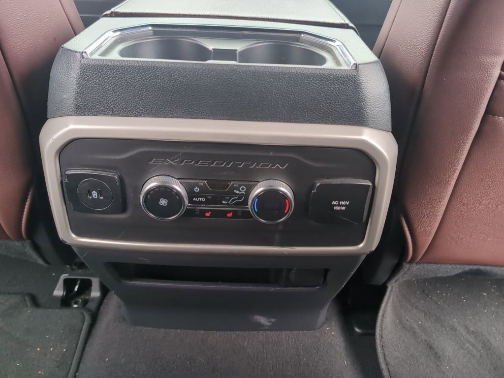 Used 2024 Ford Expedition Limited image 21