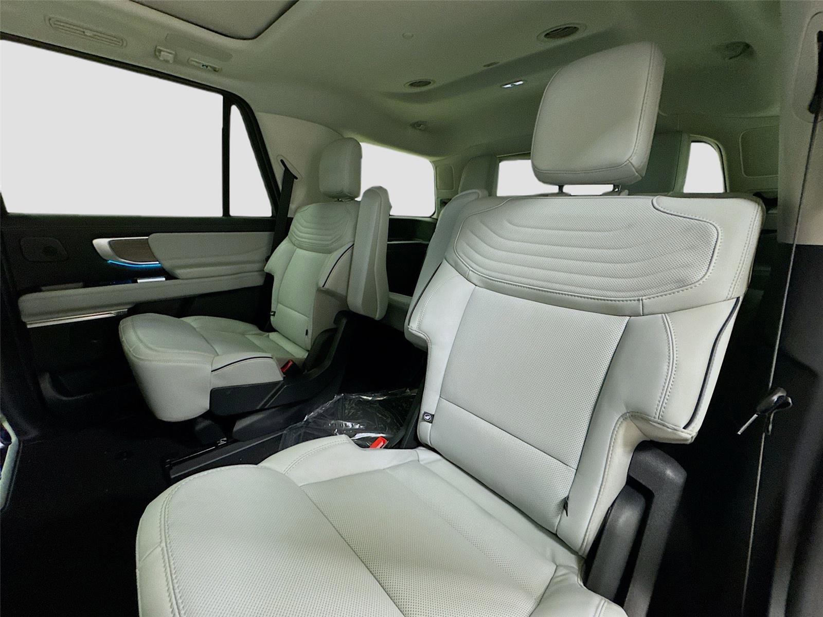 New 2025 Ford Expedition Platinum w/ Platinum Ultimate Package image 25