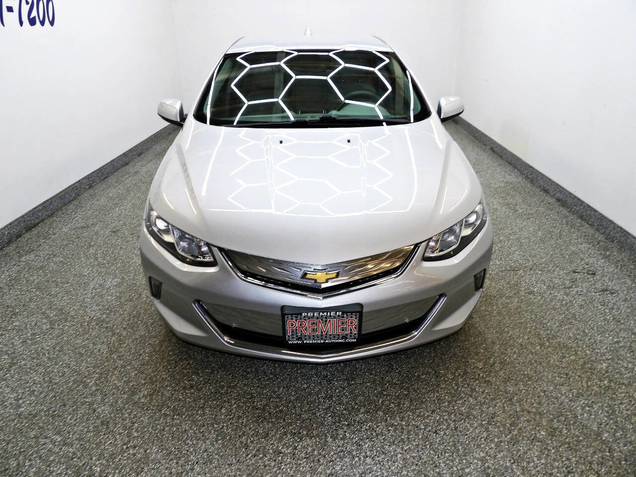 Used 2016 Chevrolet Volt LT w/ Comfort Package FWD image 2