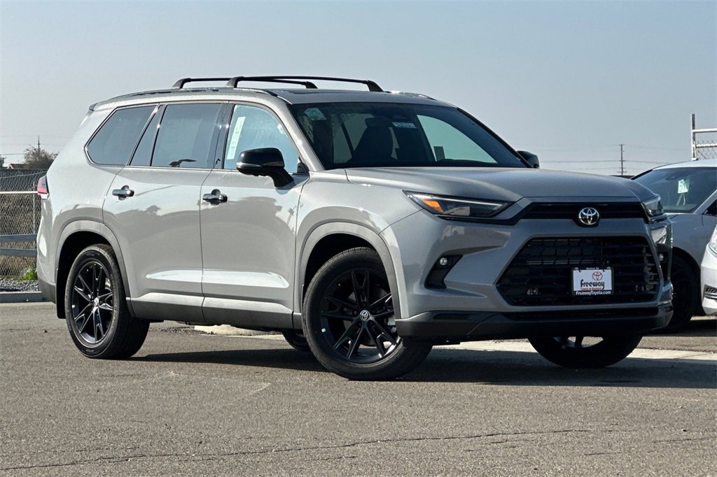 New 2026 Toyota Grand Highlander AWD Hybrid image 2