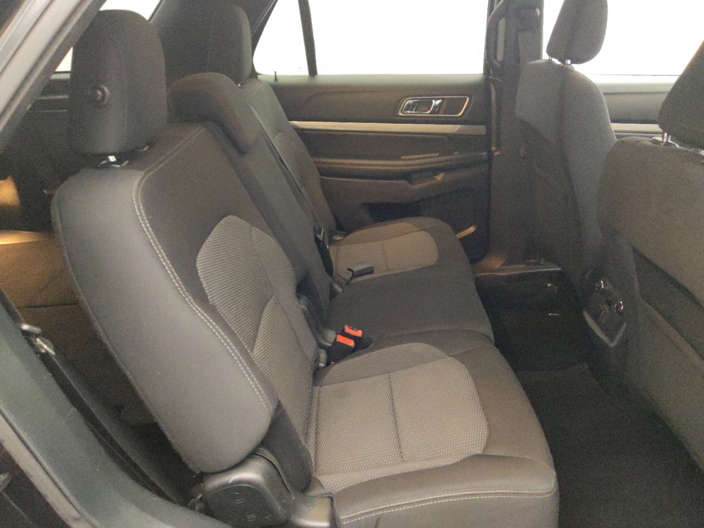 Used 2019 Ford Explorer XLT w/ Equipment Group 201A AWD/4WD image 19