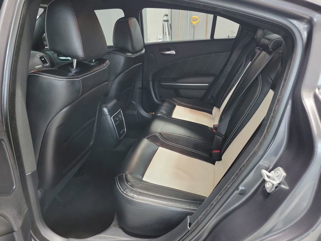 Used 2015 Dodge Charger SXT image 28